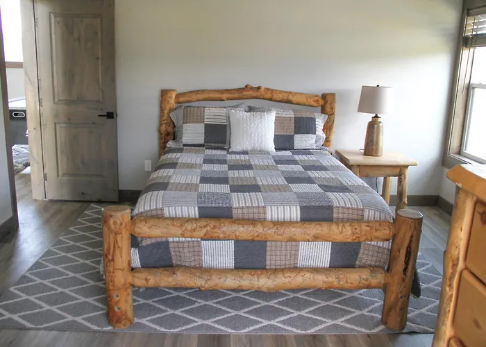 Spacious Mccall Home W/ Private Lake Access!
