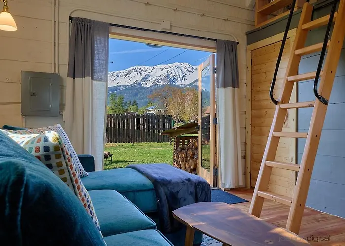 New Everything! Gorgeous Log Cabin In Downtown Joseph